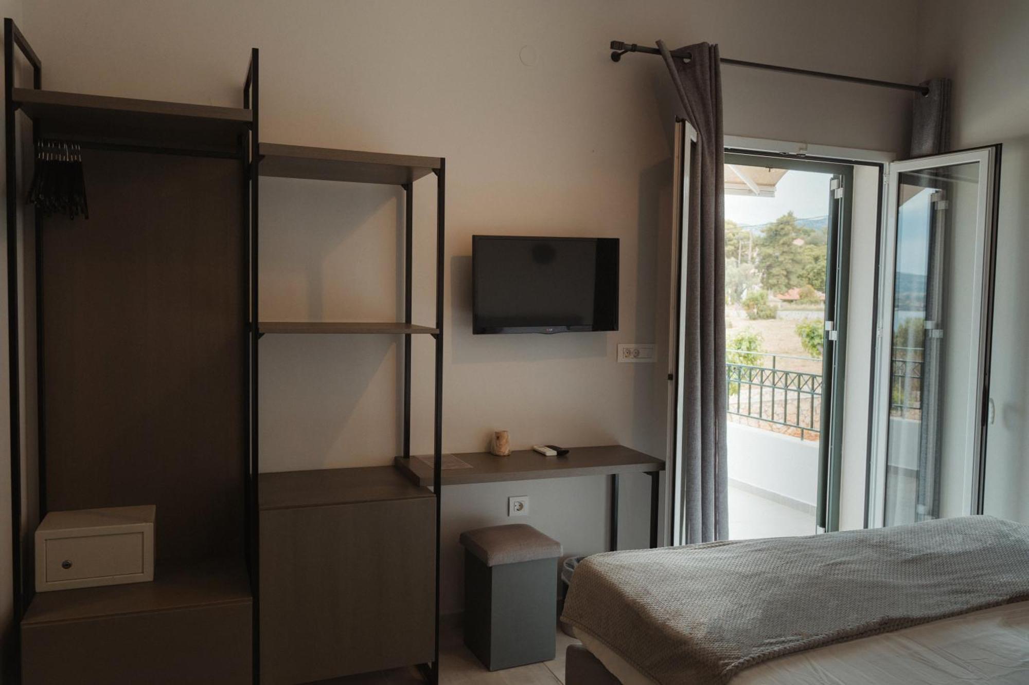 Limanaki Hotel Аргостолион Экстерьер фото